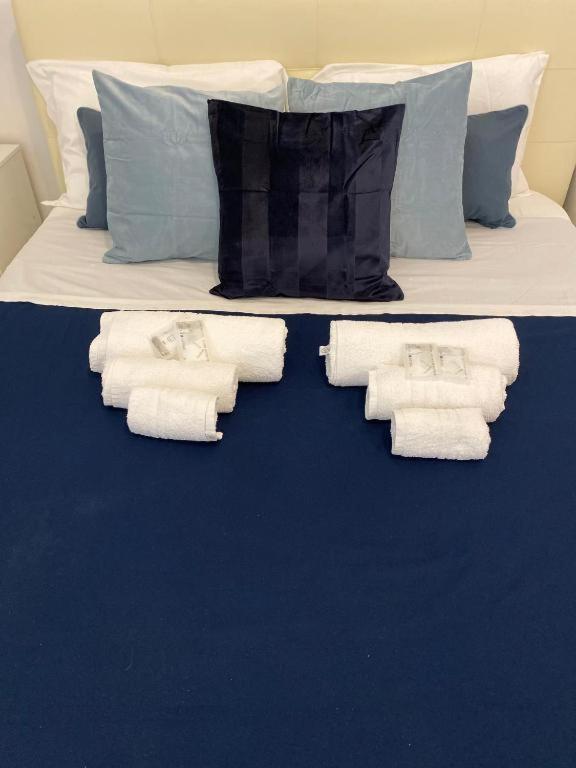 Domus Luigi Leone 2 Bed & Breakfast Naples Exterior photo