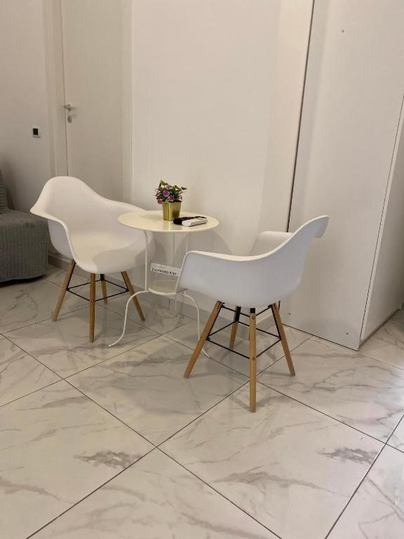 Domus Luigi Leone 2 Bed & Breakfast Naples Exterior photo